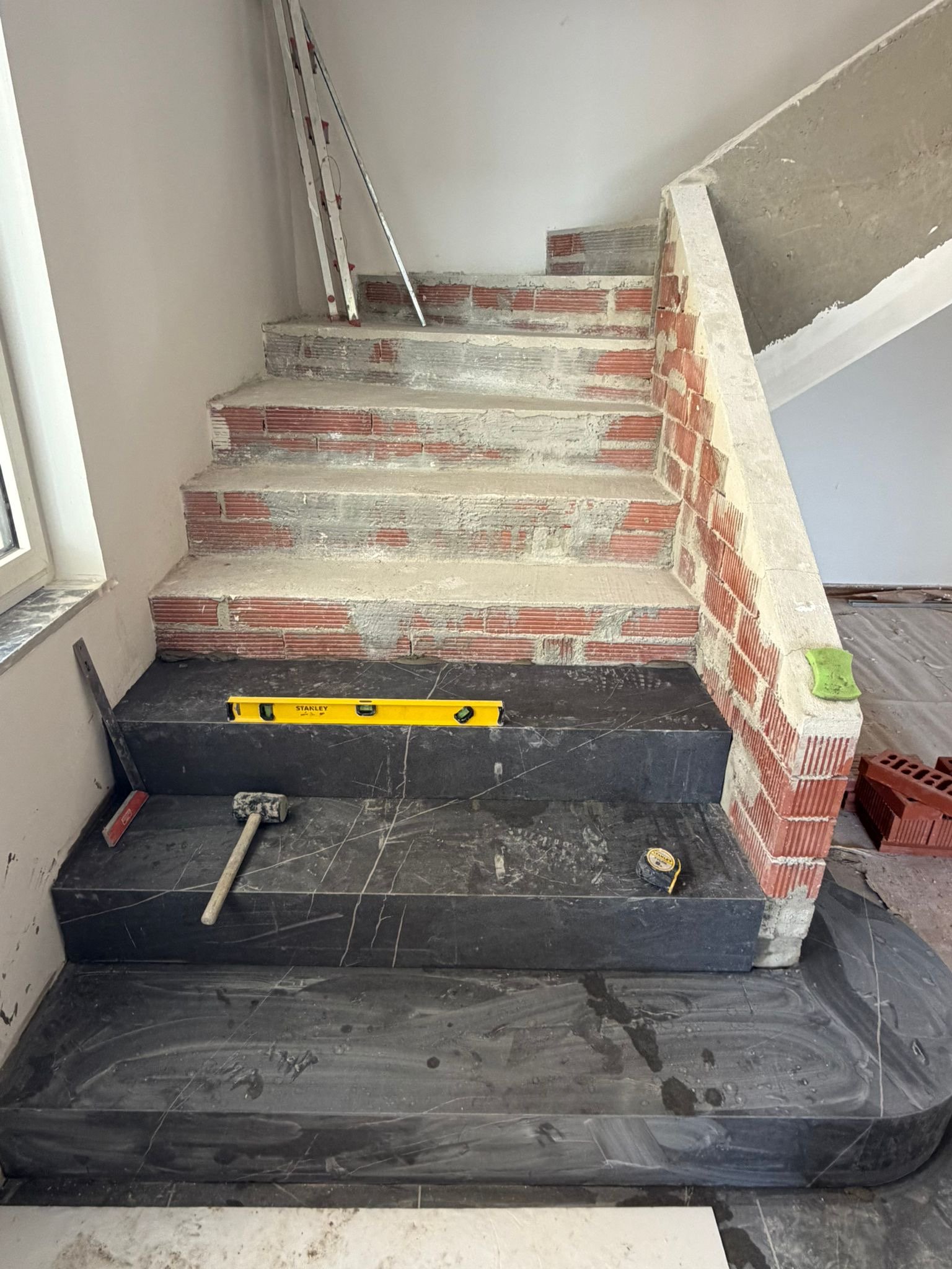 Traprenovatie in uitvoering